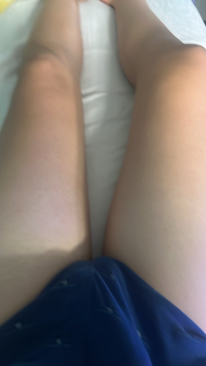 zombaaeei's tweet photo. thighsss #incest #nsfwtwtًً #nsfw #nsfwtwt #thighs #sexy https://t.co/6EMY2PYscs