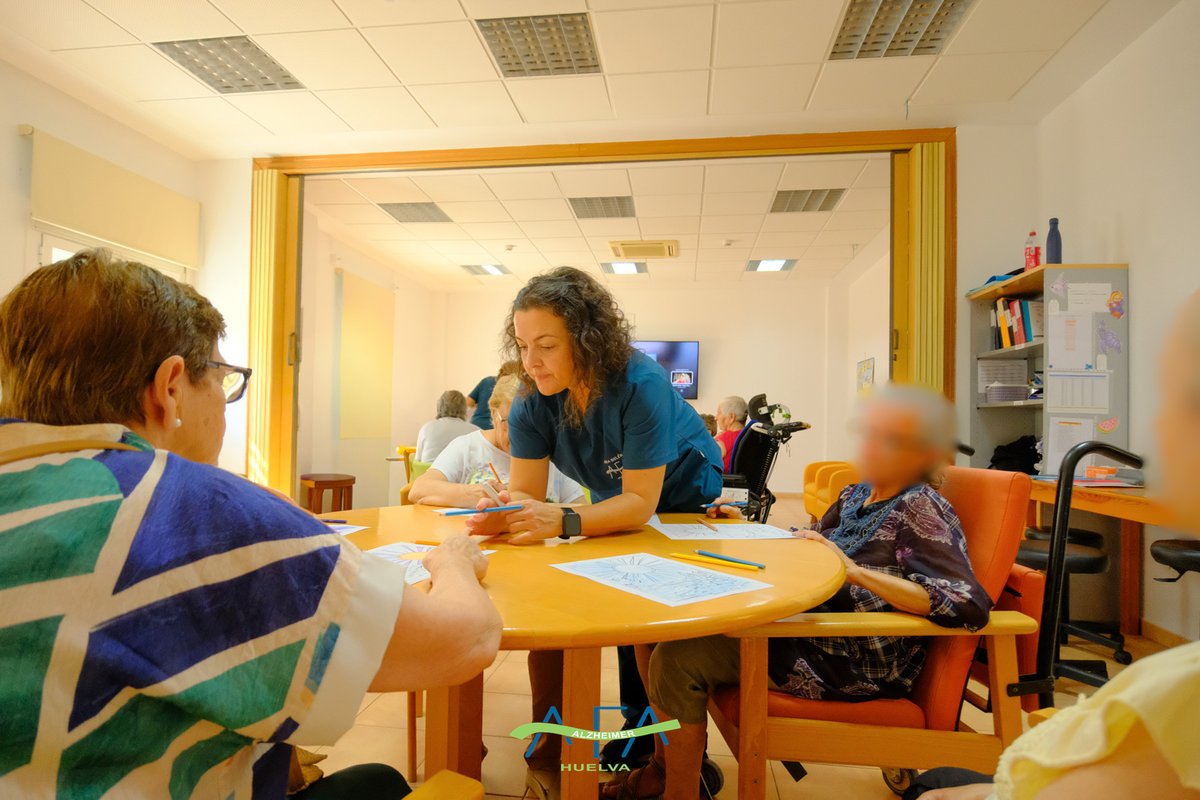 AFAHuelva's tweet photo. Comienza el mes de septiembre con todas las salas a pleno rendimiento, trabajo continuo, cercano y con mucho cariño y profesionalidad.
#AFAH #Huelva #Alzheimer #diaadia https://t.co/9e0lYuVLyM