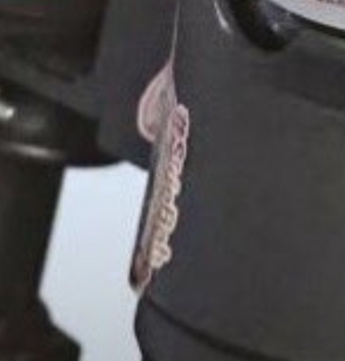 TheLinzerShow's tweet photo. 👀 Lindsay Clancy’s cup holder appears to have a sticker that says “#sidebah”.
No way. Am I crazy!? 😳
Holy cluster B. https://t.co/psoAzTqlaA