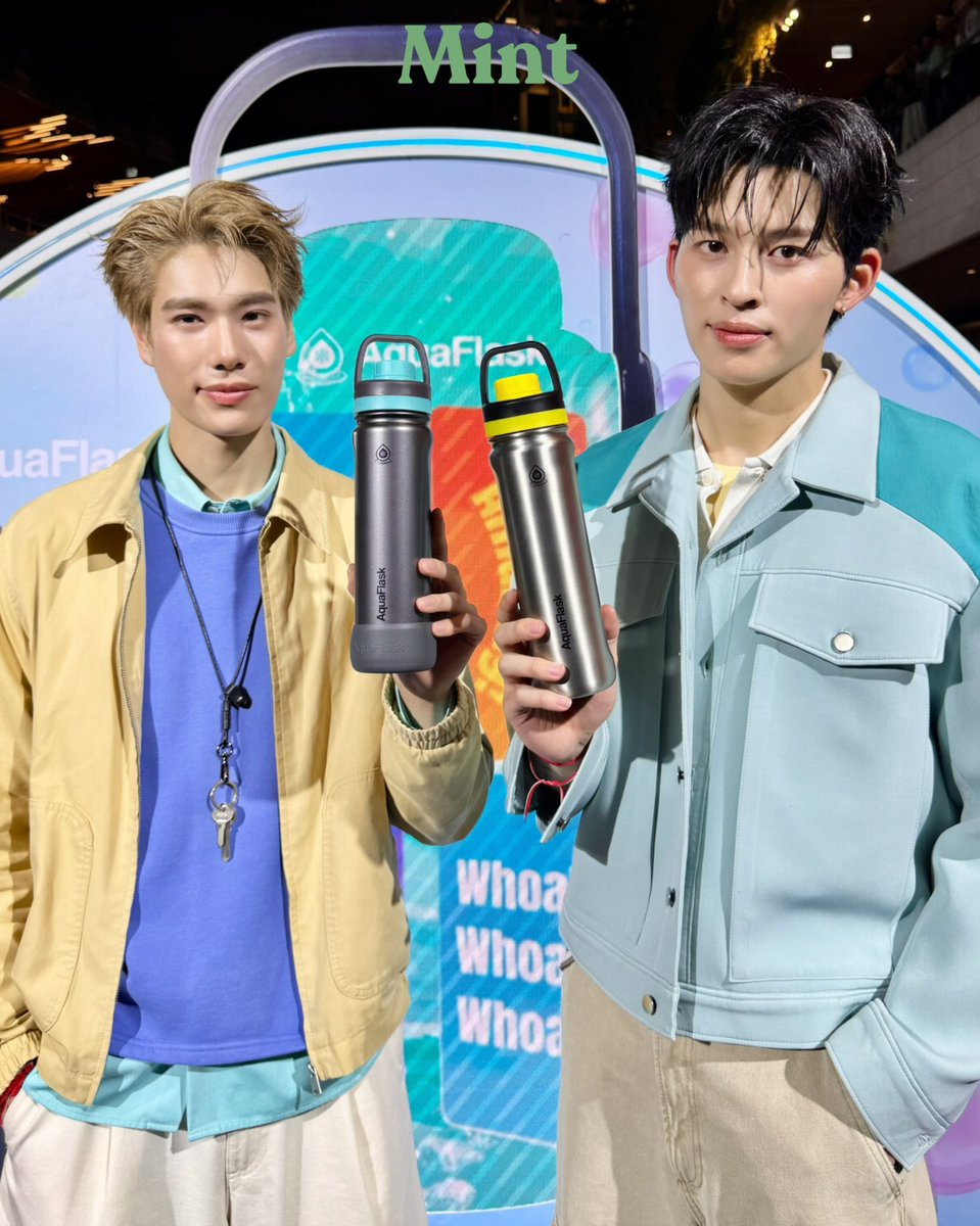 mintmag_th's tweet photo. ออร่าแบรนด์พรีเซนเตอร์! #MintReports เสิร์ฟภาพ #ปอนด์ภูวินทร์ ณ งาน AquaFlask Function For Every Fun x Pond-Phuwin ณ ลานกิจกรรม ศูนย์การค้าเมกาบางนา ที่ทั้งคู่มาพร้อมกับกระติกน้ำเก็บอุณหภูมิวัสดุคุณภาพระดับพรีเมี่ยม สีสันสดใส ที่สามารถเก็บความเย็นฉ่ำข้ามวันถึง 24 ชั่วโมง และเก็บความร้อนได้ 12 ชั่วโมง💚

PPP FAMILY AQUAFLASK
#FunctionForEveryFun 
#AquaFlaskThailand
#PondPhuwin 
#AquaFlaskxPondPhuwin
#MintMagTH
