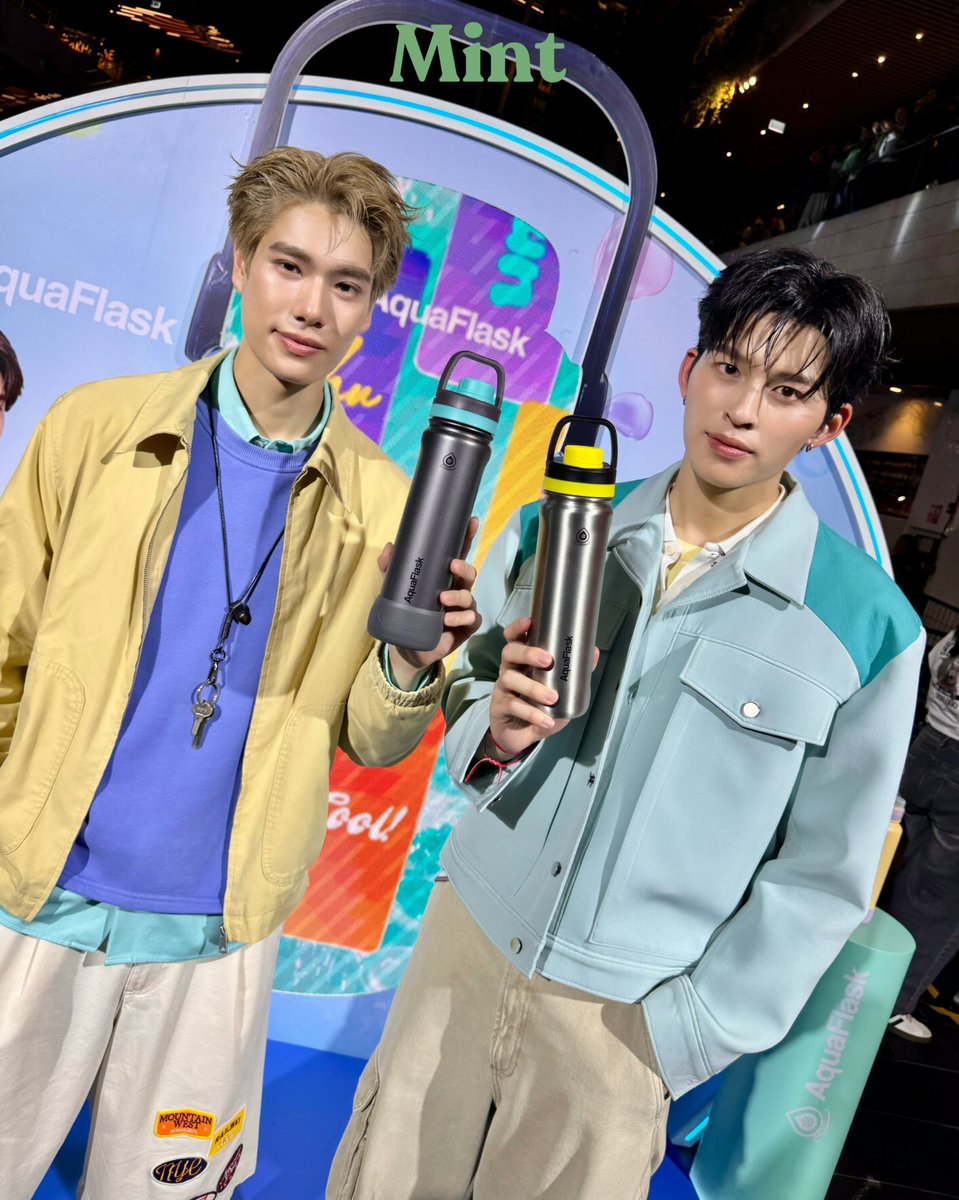 mintmag_th's tweet photo. ออร่าแบรนด์พรีเซนเตอร์! #MintReports เสิร์ฟภาพ #ปอนด์ภูวินทร์ ณ งาน AquaFlask Function For Every Fun x Pond-Phuwin ณ ลานกิจกรรม ศูนย์การค้าเมกาบางนา ที่ทั้งคู่มาพร้อมกับกระติกน้ำเก็บอุณหภูมิวัสดุคุณภาพระดับพรีเมี่ยม สีสันสดใส ที่สามารถเก็บความเย็นฉ่ำข้ามวันถึง 24 ชั่วโมง และเก็บความร้อนได้ 12 ชั่วโมง💚

PPP FAMILY AQUAFLASK
#FunctionForEveryFun 
#AquaFlaskThailand
#PondPhuwin 
#AquaFlaskxPondPhuwin
#MintMagTH