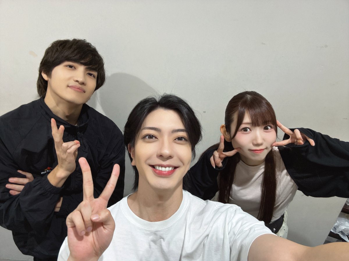 ryusei_maruyama's tweet photo. 舞台『Our Stories』
2日目、ご来場ありがとうございました！

とあるシーンのお2人と📸
歳も近くて何だか落ち着きます〜♪

明日も皆様に何かを届けられるよう大切に役を生きたいと思います！ https://t.co/RQlB9D6l0l