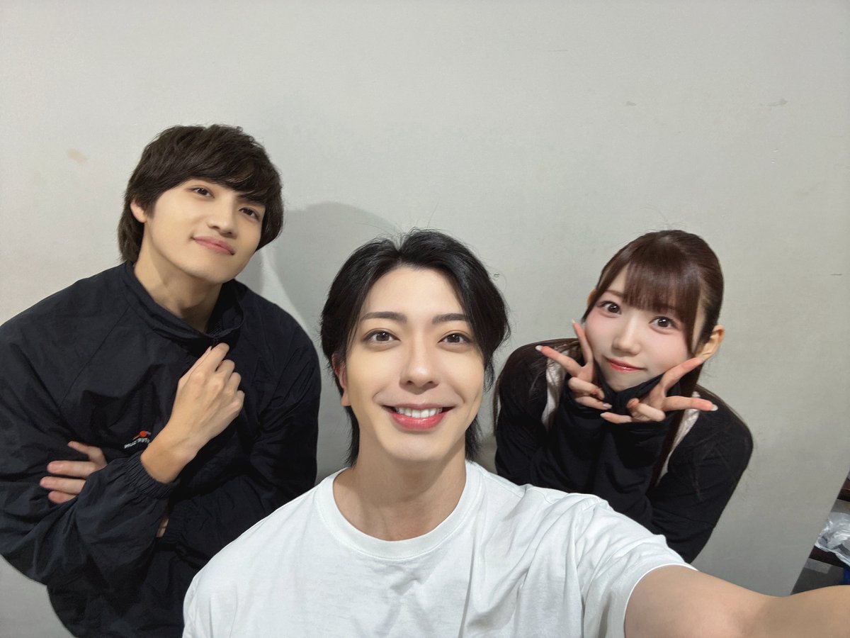 ryusei_maruyama's tweet photo. 舞台『Our Stories』
2日目、ご来場ありがとうございました！

とあるシーンのお2人と📸
歳も近くて何だか落ち着きます〜♪

明日も皆様に何かを届けられるよう大切に役を生きたいと思います！ https://t.co/RQlB9D6l0l