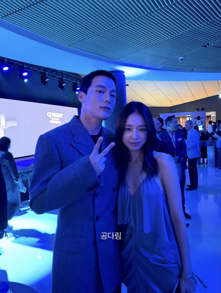 dolgolaeui's tweet photo. Jang Ki Yong #jangkiyong #theliarandhislover #comeandhugme #bornagain #searchwww #sweetandsour #myroommateisagumiho #dynamitekiss #theatypicalfamily #gobackcouple #장기용 You can also follow Ki Yong’s official IG account - juanxkui https://t.co/MxteEAYiJ3