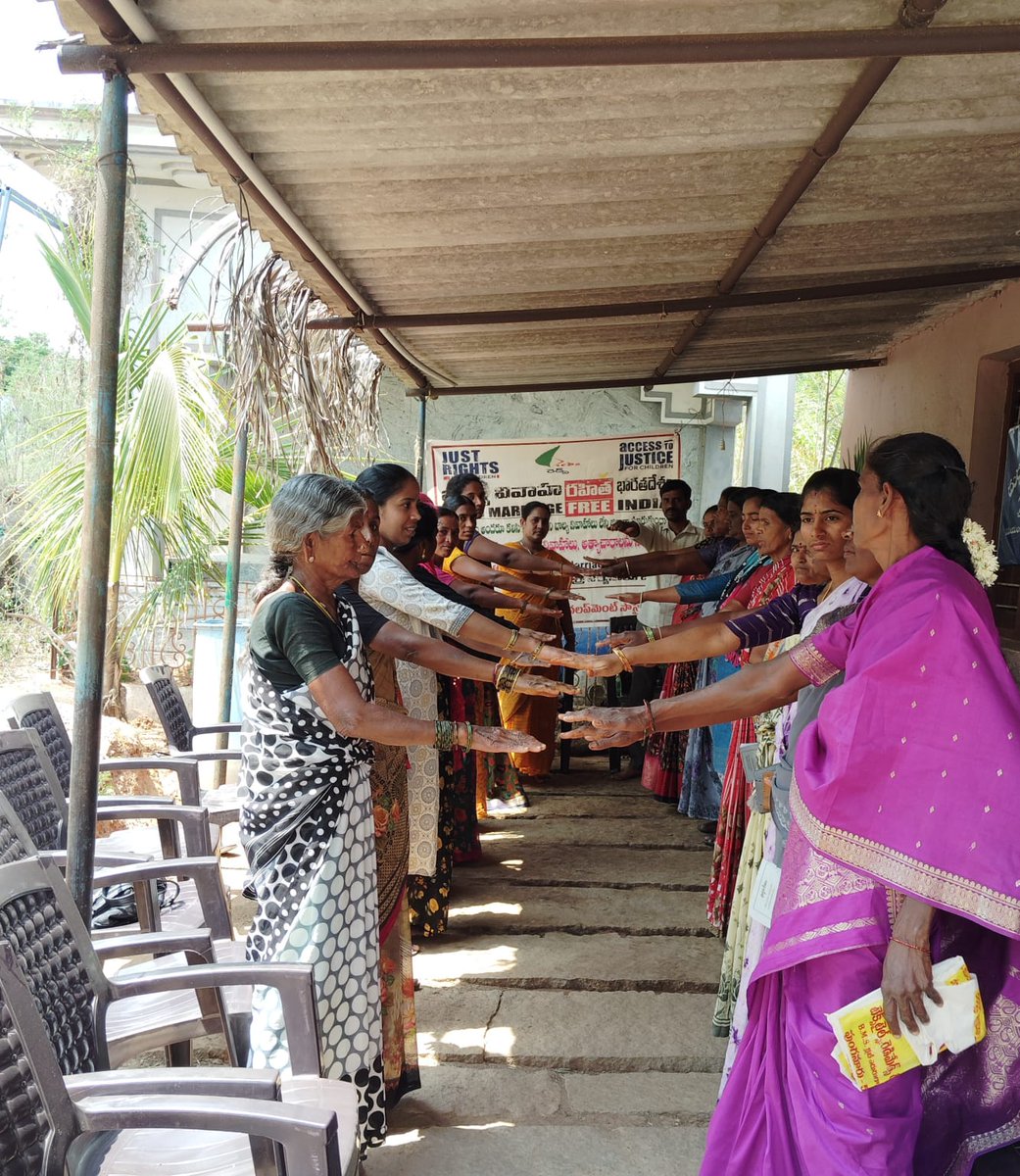 reds_ap's tweet photo. REDS, in association with JRC, conducted an awareness program on the Prohibition of Child Marriage Act. community members and dignitaries took a pledge against child marriage and stood united.
Together say  No to child marriages.
#ChildMarriageFreeIndia #justrightsindia @reds_ap https://t.co/QKsffmW2H6