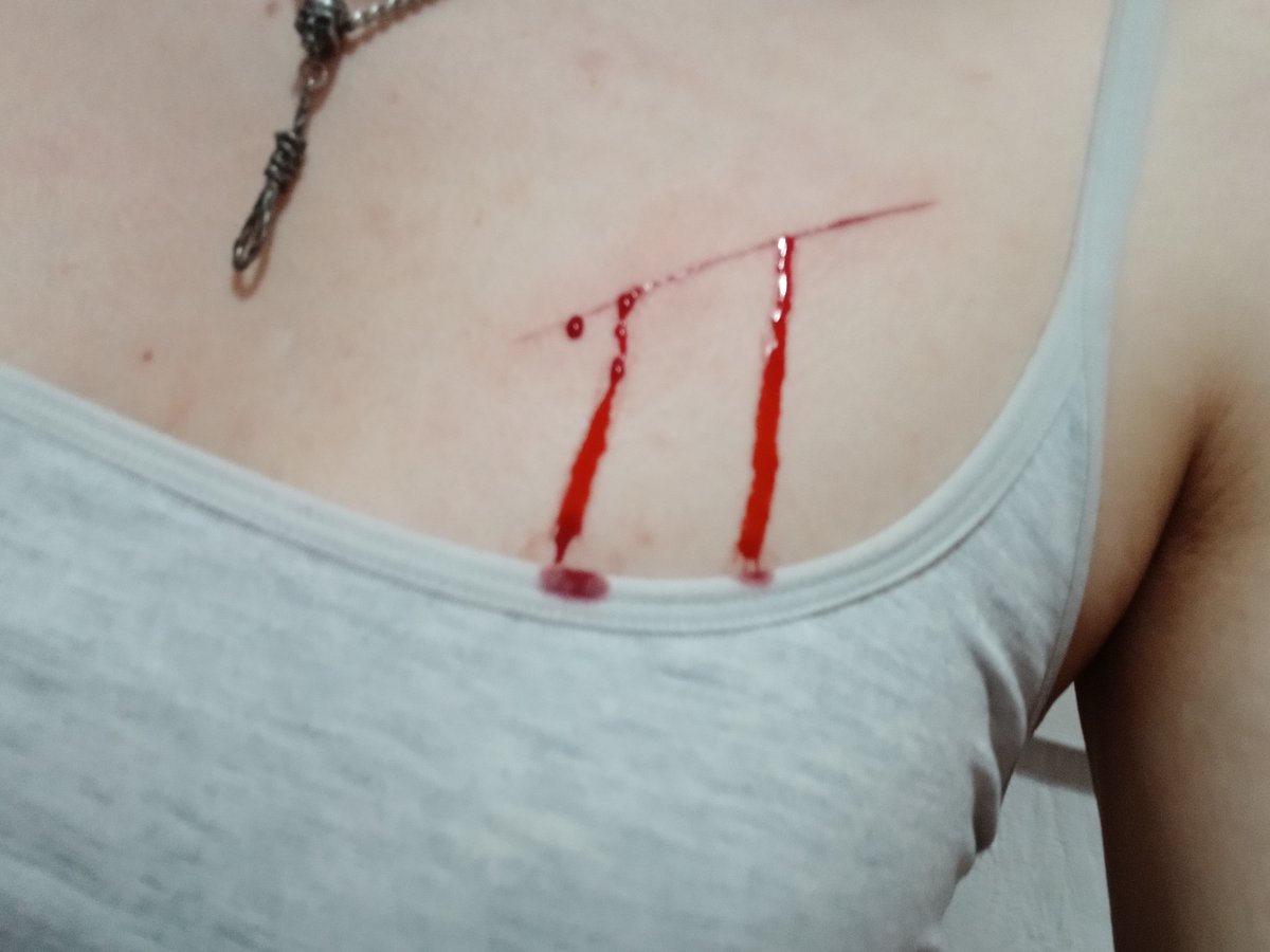 Jorm3339's tweet photo. Self harm is bad but blood is hot https://t.co/V1eYmqJjPZ