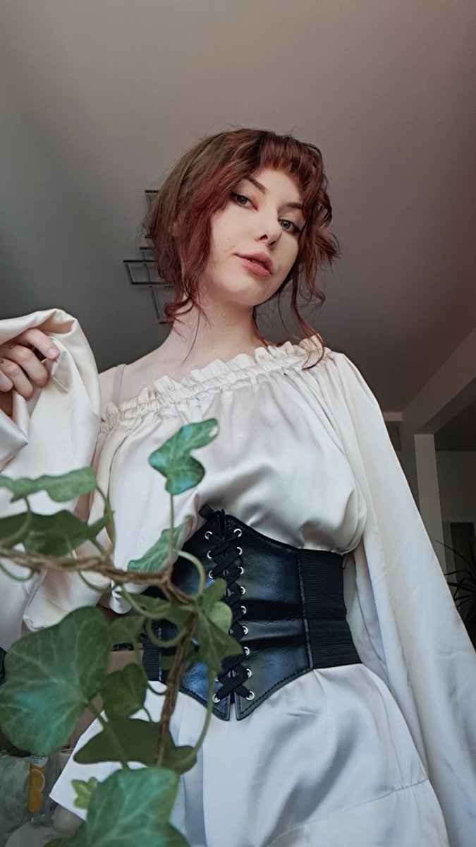 blossomformaa's tweet photo. My cat selfie vs mine wich one did better ?

 Your local streamer or artist
Ttv: BlossomForma 

#stream #games #twitch https://t.co/oBTiF7X5y0