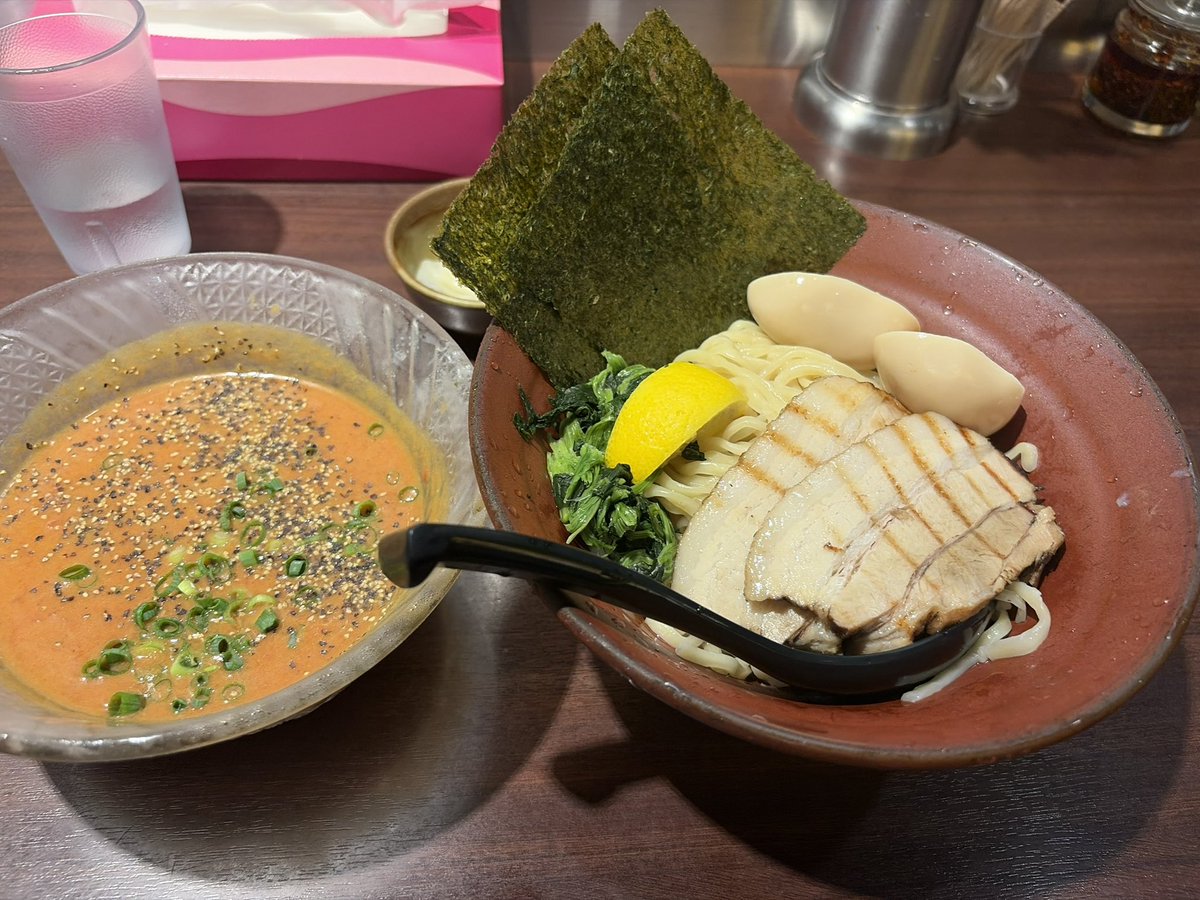 mellhuef's tweet photo. 飯で思い出した
美味かった https://t.co/678o2zHNRN