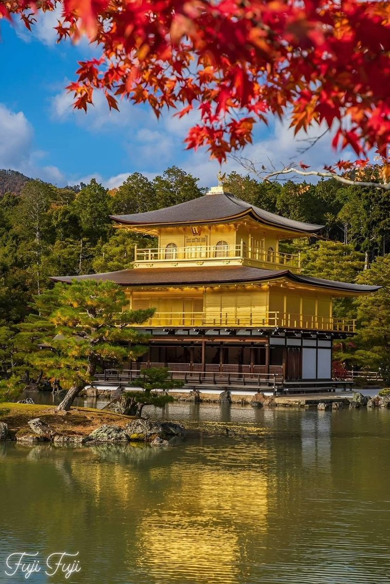 Sa_Sa_'s tweet photo. まだ残暑が厳しいけれど、秋服が気になりだす時��ですね🍂この季節は重ね着を楽しむチャンス！お気に入りのアイテムで気分を上げて、新しい季節を迎えましょう✨心も体も軽やかに、ワクワクする毎日を過ごしたいですね。 https://t.co/sYIxJlycqd