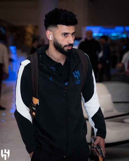 saad71717's tweet photo. سلطان مندش لعب في اكثر من نادي وعلى راسها الاهلي والاتحاد وكان صاحب مستويات عاديه ومع الهلال احسبوا كم مباراه فاز فيها برجل المباراه 
يوم نقول  بيئة الهلال تفرق عن البقيه ماهي مجامله https://t.co/D5UCxkOzXp
