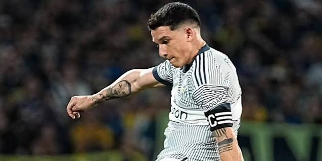 FPLRiquelme's tweet photo. Blanco en el Boca del Vasco Arruabarrena:
90' Velez
90' Lanus
90' Racing
90' Recoleta
90' Platense
45' Recoleta
90' Velez
90' Estudiantes
90' Newell's
90' O'Higgins
90' Riestra
90' O'Higgins
90' Sarmiento

Zampieri fue cedido a préstamo y Braida se lesionó

Por eso, el jugador más regular de los últimos dos años y medio, que hoy terminó como capitán y marcó el penal que abrió la serie, nunca sale del once titular