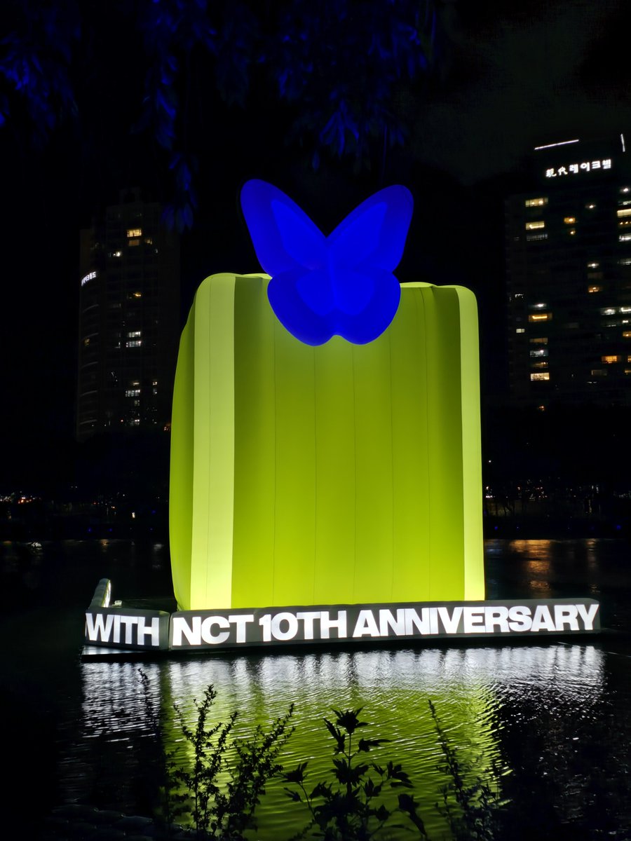 yuta_taeyong_'s tweet photo. 久々浮上！！
お祝いの風船ステキだから見て〜💚💚💚
NCT10周年おめでとう㊗️
#NCT10thAnniversary https://t.co/vJxUGeayYg