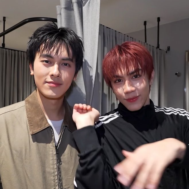 doodie_gboy's tweet photo. ไอบร้า กุเขินแววตากับส่วนสูง >///< https://t.co/D5rRVK79V7