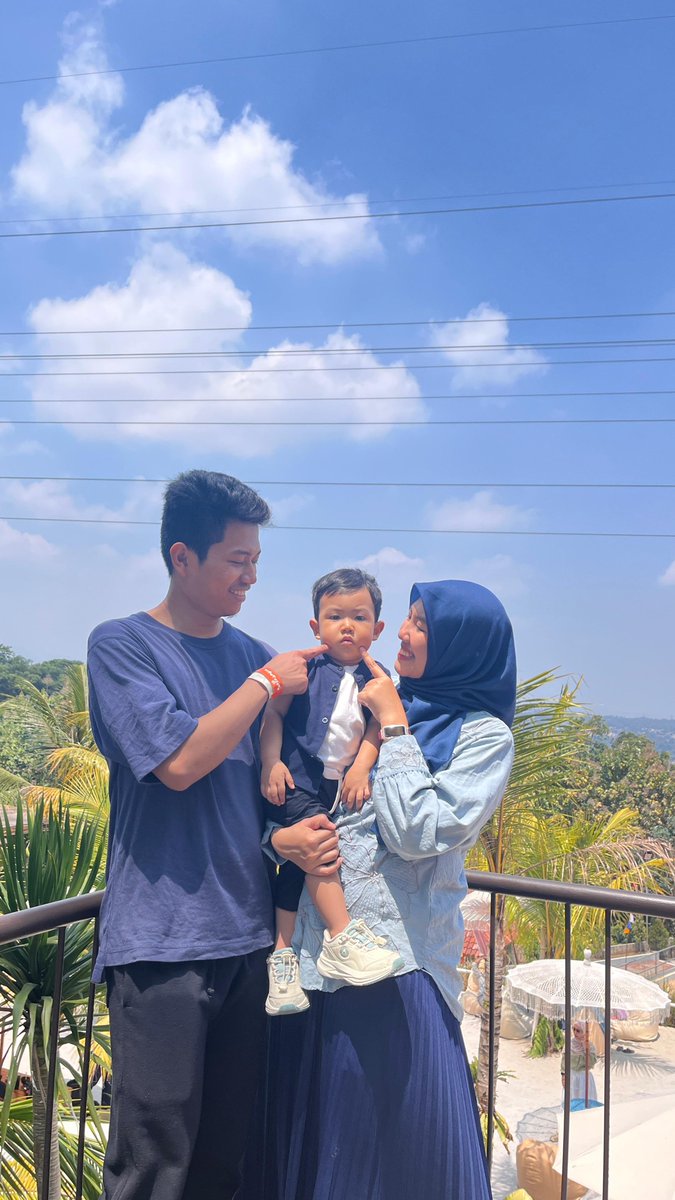 mfahrezah's tweet photo. @feby_dhania Selamat tahun ke 3 pernikahan kita yaaa Umma🖤 https://t.co/ZOcwr6ejuA