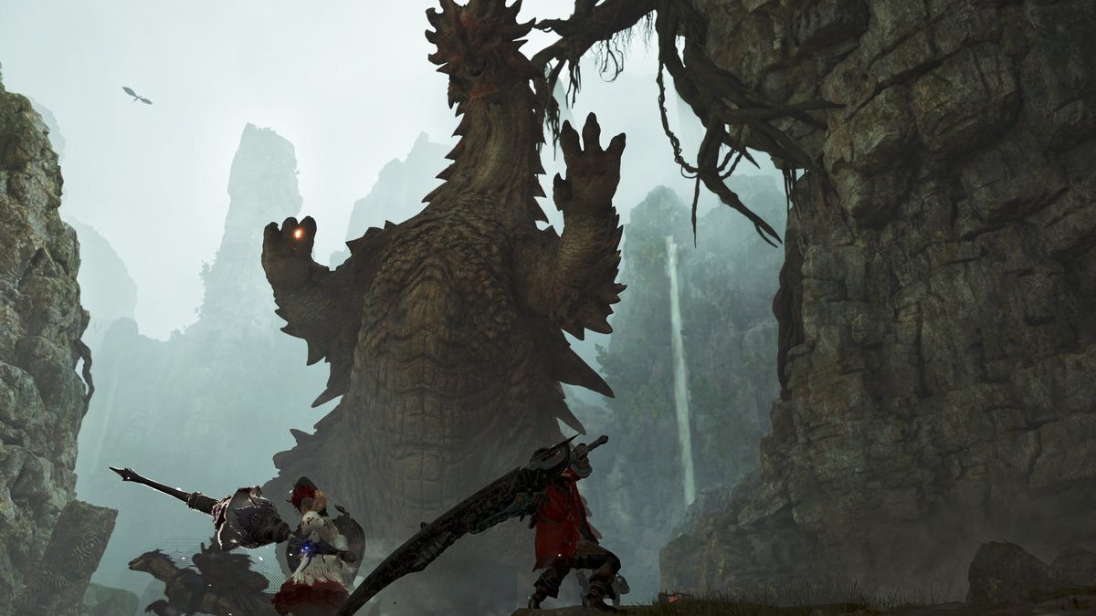 MHKogath's tweet photo. Strangely Lao-Shan Lung did not get a new render, but here's some new screenshots for it and its official description.

Elder dragons so massive, the damage they cause by merely wandering the land is comparable to a natural disaster. https://t.co/hTzURMf3sU