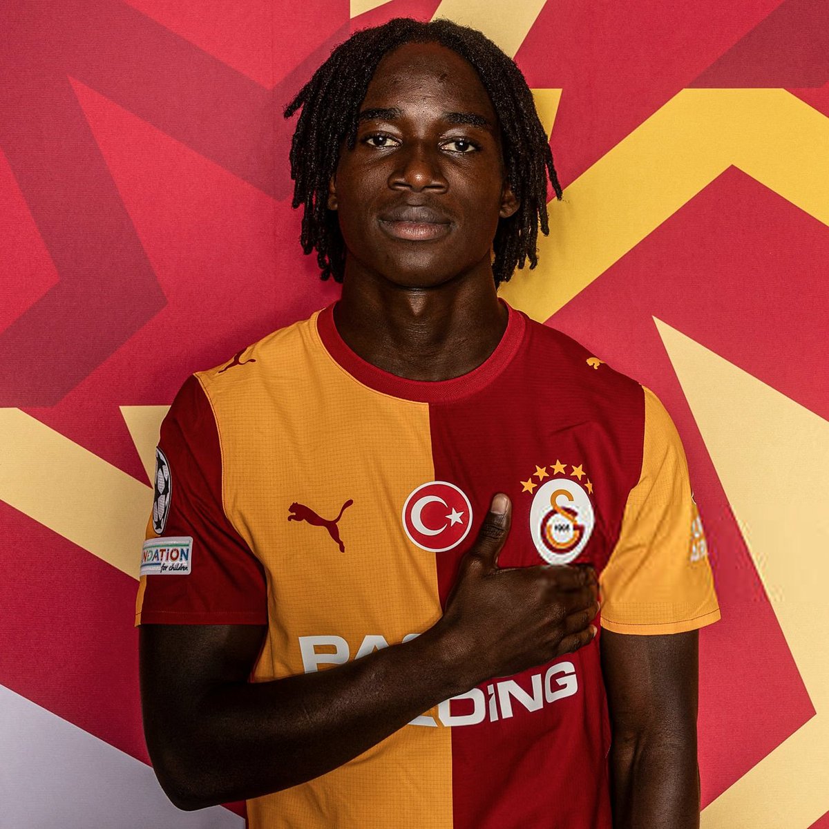 Yilmaz_Daichin's tweet photo. Bu sezon Batrakov ve Nhaga'nın parlamasıyla wonderkidlerin ilgi odağı artık Galatasaray olacak https://t.co/NChGb58FO5