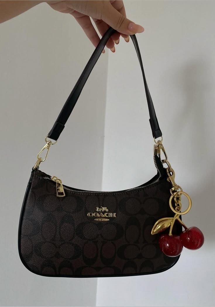 calsnxieties's tweet photo. how does pinterest see me ⊹ ࣪ ˖  
☆ top 
★ bottoms 
☆ bag 
★ footwear

Highkey mee ! https://t.co/v2da3MHqG3