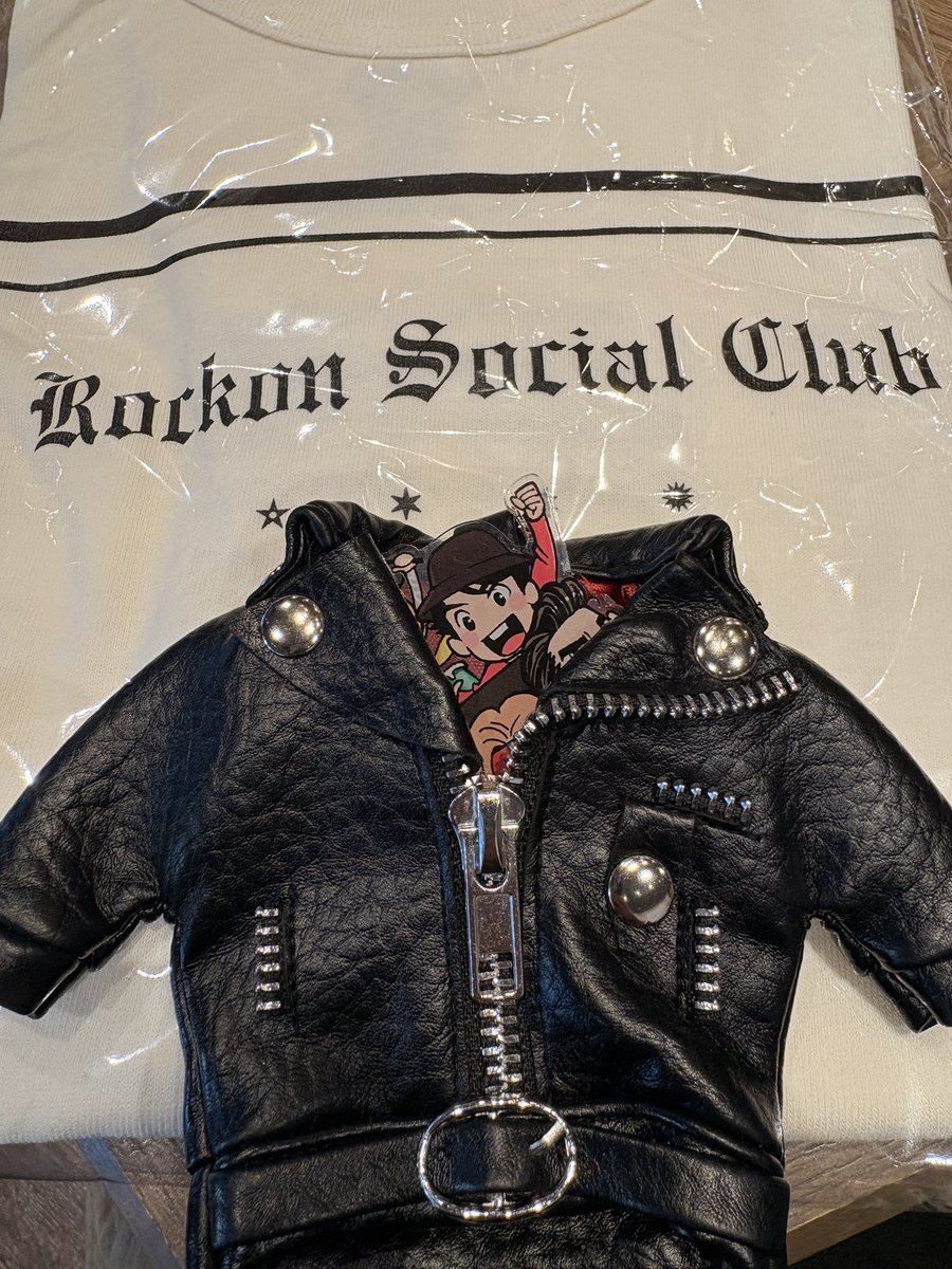 HIRockon_OOOG's tweet photo. 友達が神番引き当ててくれて
神場所で参戦する事が出来ました！
耕陽さん正面の一列目‼︎
前に遮るものは何もなく目の前には耕陽さんだけ！
頭のてっぺんから足の先まで
二の腕からうー（コーラス）の口まで堪能させていただきました✨
とっても楽しかったです♪

#男闘呼組
#rockonsocialclub https://t.co/s725rbCuQh