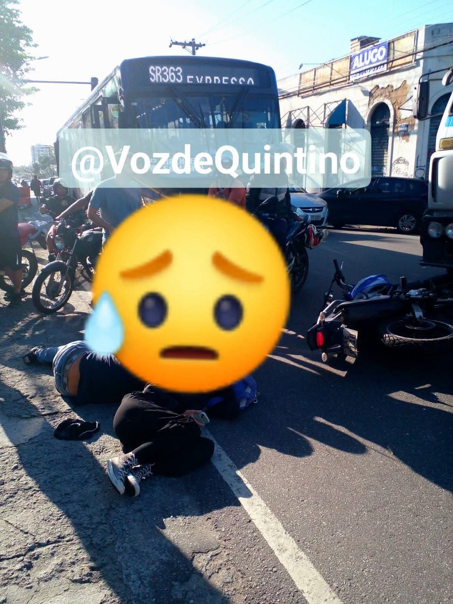 VozdeQuintino's tweet photo. AQUI O SEGUIDOR TEM VOZ 
Acidente agora pouco na Rua Clarimundo de melo esquina com Rua Paraná em Piedade, feridos no local.

Vozdequintino muito mais que uma página de Bairro
#Acidente #Piedade #VozdeQuintino https://t.co/Rz7DgegpGu