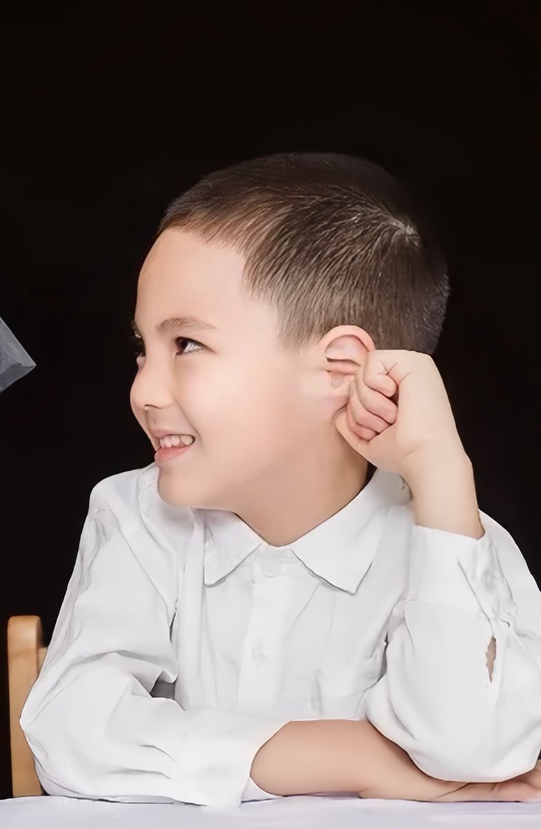 svtbzly's tweet photo. two babbies 🥹🤍 https://t.co/gzKAwtTIpt