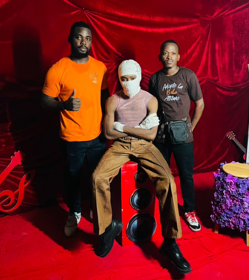 biscuiteriebobo's tweet photo. BOBO a accompagné la Release Party de BaBal, le 29 août au ONOMO Hotel Douala, pour la présentation de son nouvel EP Les Jolies XX écoutent BaBal.
Musique, partage, découverte… une belle célébration de la créativité camerounaise.
Adopte la Bobo attitude.
#BaBal #ReleaseParty https://t.co/B1odeT3eMi