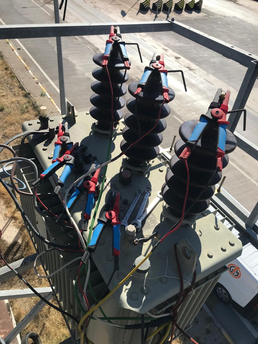 Trafo_Test's tweet photo. ✈️✈️✈️Ankara-Kırıkkale-Eskişehir 🔧Trafo bakımlarımız hava da ve karada devam ediyor🛠️💪#TrafoBakımı #ElektrikDağıtımı #SahaÇalışması #TeknikHizmet https://t.co/8s9XXdSktl