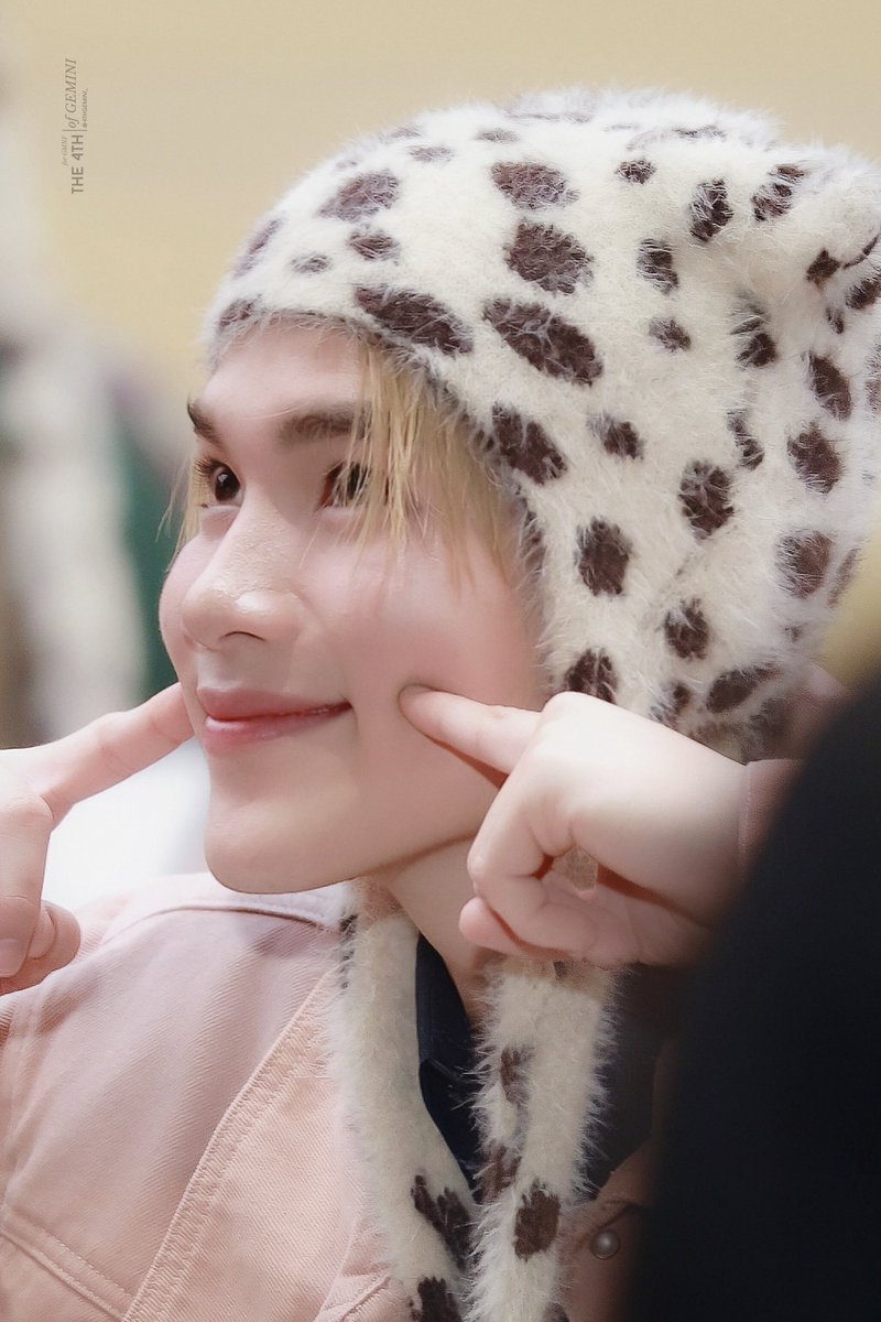4thGemini_'s tweet photo. อห.เอ้ยยยยยยยยย 😭😭😭😭😭😭😭😭
ไม่อนู่แล้ส ช่วยด้วจ น้องโฟ้ดน่ารีกมสก ฮือออแแอออออ 

FOURTH MUSE OF MATTER MAKERS
#MATTERMAKERSxFOURTH
#Fourthnattawat #โฟร์ทณัฐวรรธน์ https://t.co/SjfF0OIJWl