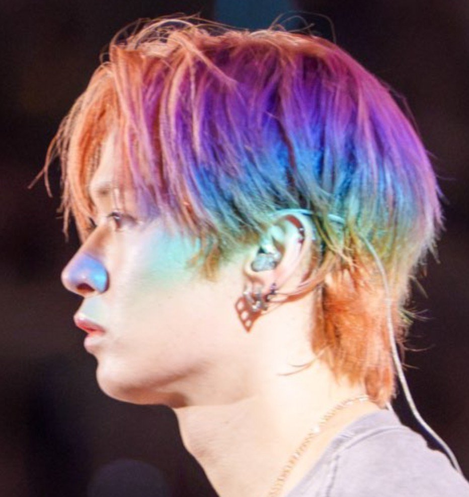 KRYMSKZ's tweet photo. Gay (as he implied a lot) https://t.co/piC3Nulw1N