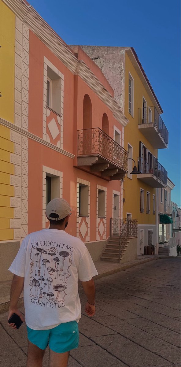 Oussidha's tweet photo. sardinia’s over

needed that, beaches, good food, slow mornings. now i’m back.

laptop’s open, full prospecting mode so we can smash q4 at @elidpartners.

tonight i got to catch up on all the ai news i missed. clients expect me to be on it.

vacation’s done. it’s time to build. https://t.co/qYJEZc8plT