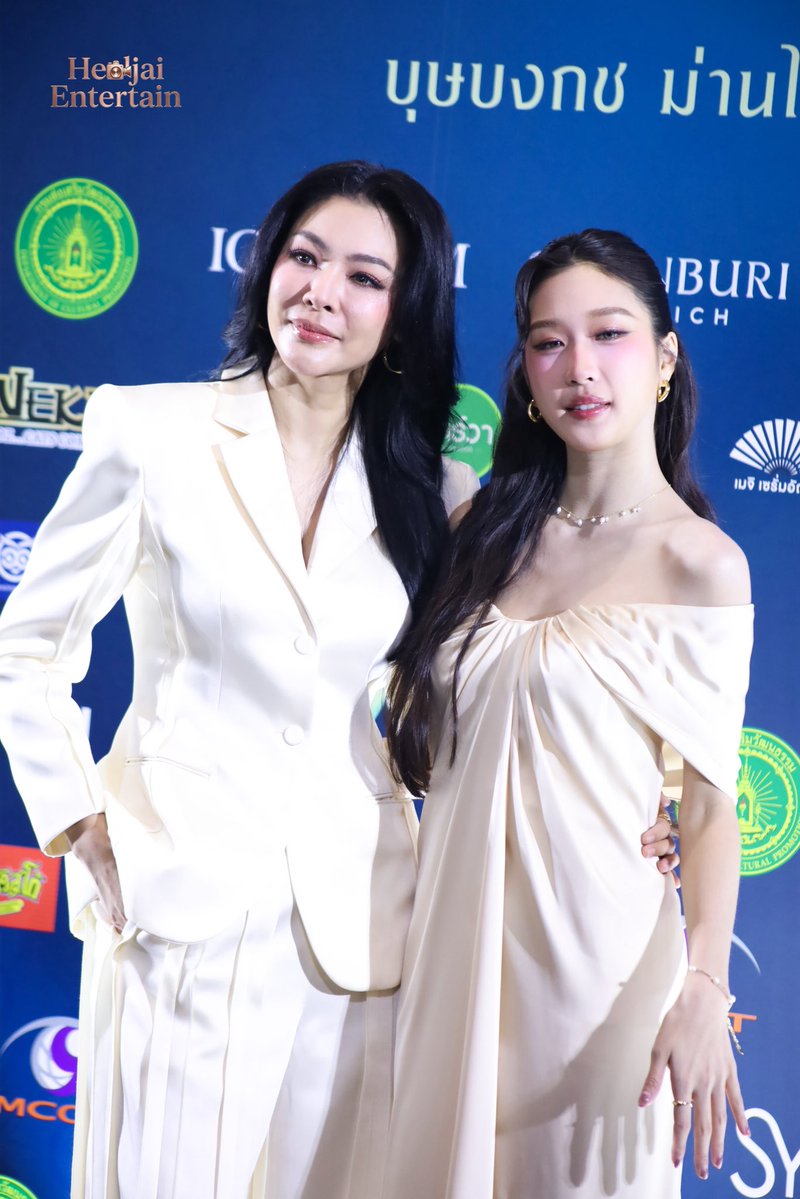 HealJaiEnt's tweet photo. "ฝ้าย - อะตอม" ร่วมเดิน Y CARPET งาน "Y Entertain Awards 2026"✨

FAYEATOM Y ENT AWARDS 2026
#YentertainAwards2026xFayeAtom

#FayeAtom #FayePeraya #AtomPariya
#YentertainAwards2026 https://t.co/H9KX8v0LbD