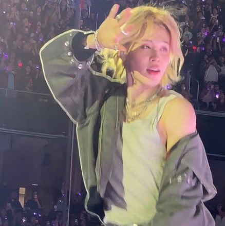 jmnberries's tweet photo. these 2 pictures of jimin give off the same energy but you’re not jimin pilled enough to get it https://t.co/GXTyRV5KWD