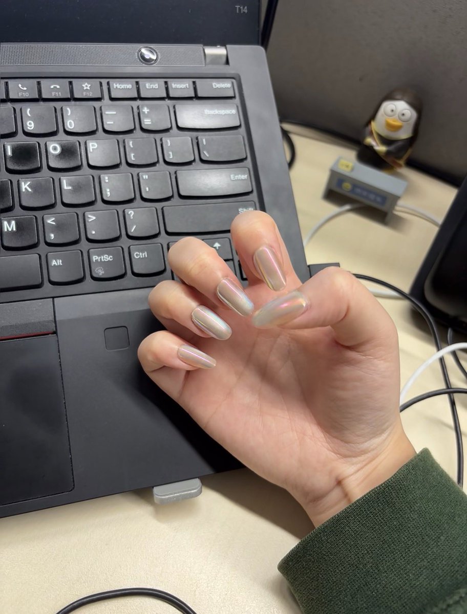 Nvwang1906's tweet photo. 还有半个小时下班，等待下班的心情，谁懂？ https://t.co/7a4hn17wRo