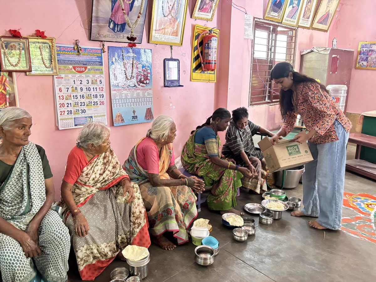 raveenahere's tweet photo. . On the occasion of the 1st death anniversary of our beloved Moulisatha, food is being provided at an old age home in Dharmapuri, on behalf of Moulislife Care.

— Raveena @moulislifecare @Kettavan_Freak @itsanbuchelvan @winsshredd https://t.co/W082wOFGfK