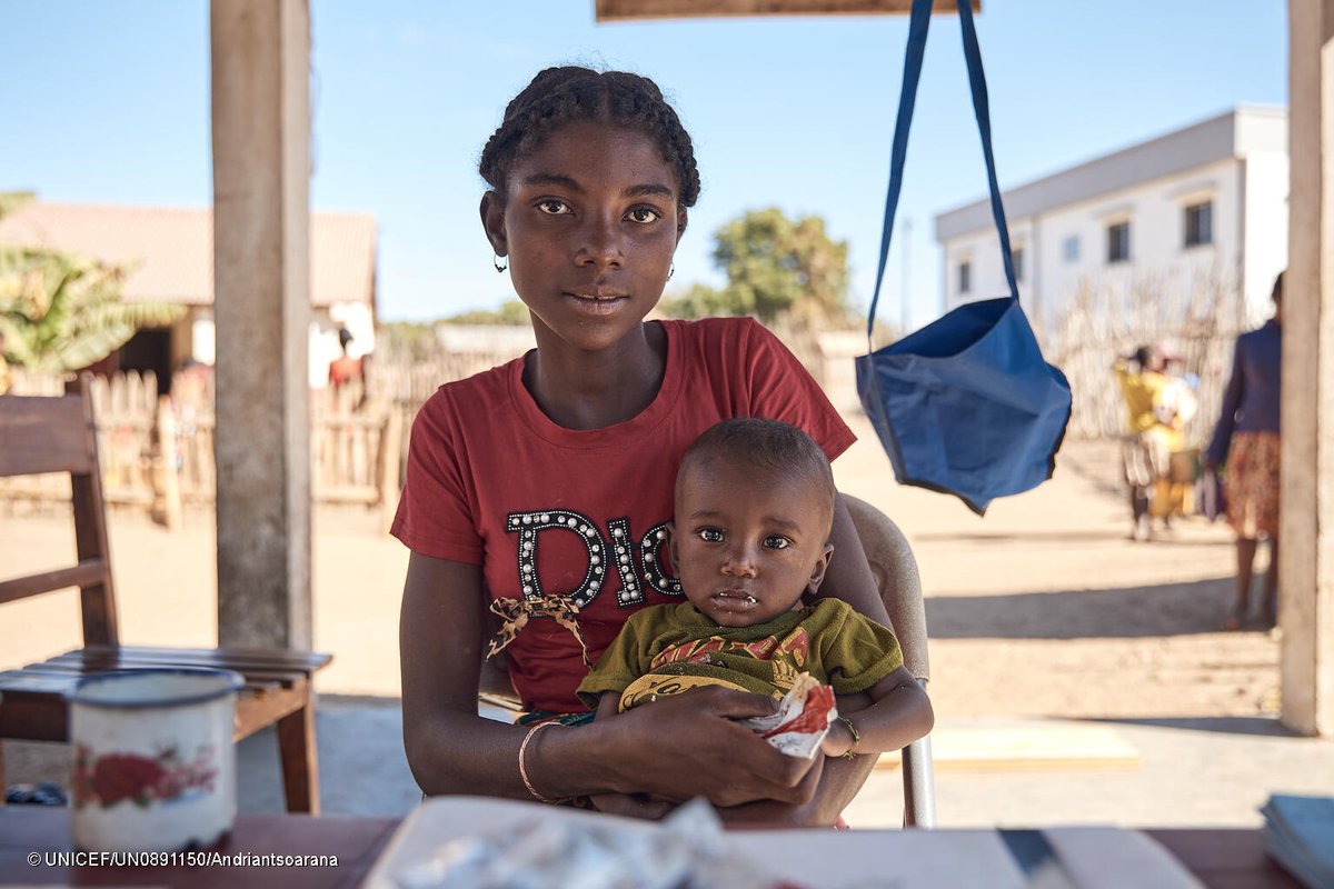 UNICEFAfrica's tweet photo. Every choice counts.

In Madagascar, when Voafidy noticed the warning signs of malnutrition, she acted quickly.

With early screening, timely treatment and support from her community, her child got the chance to recover and thrive.

Read more: https://t.co/WD09a4uuTW https://t.co/a3lYUtGlD6