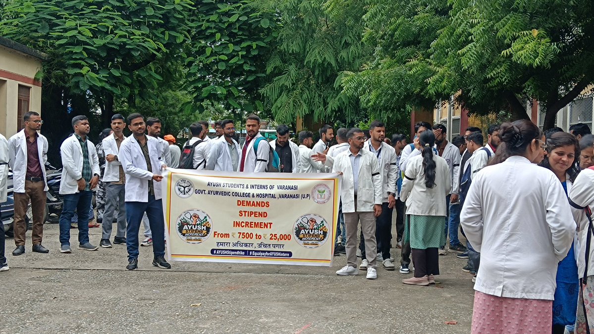 kajalsagar666's tweet photo. .
AYUSH Interns भी अस्पतालों में प्रतिदिन अपनी जिम्मेदारियाँ पूरी ईमानदारी से निभा रहे हैं।
हमारी सेवा, समय और समर्पण को उचित मानदेय मिलना चाहिए।
₹25,000 stipend for AYUSH Interns.
@ayushupdept @dayalugurubjp @SureshKKKhanna @CMOfficeUP @upayushdept @moayush
#25kforAYUSH https://t.co/gOkBv7bz4H