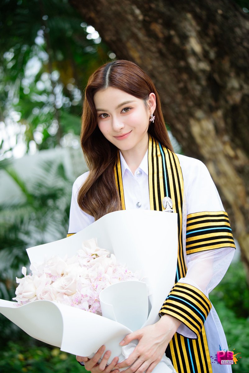 meiamiro_p's tweet photo. my primii grow up beautifully, congrats 🥺🤍

#primiily 
#PrimiilyGraduationsDay https://t.co/3ioL66NszO