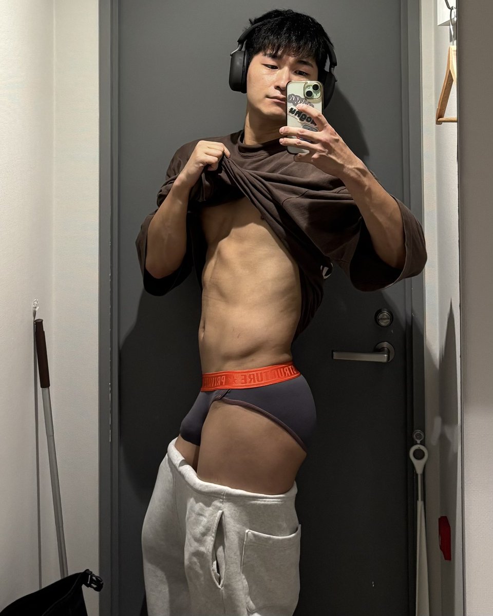 Khrononaut25h's tweet photo. PRIVATE STRUCTURE @HubbyLaki さんの【NIGHT DRIFTER】ローライズブリーフ🩲

カットが深めの美シルエットです😄

#privatestructure #privatestructureunderwear #mensunderwear #mensbrief #pr https://t.co/yKBU948Bol