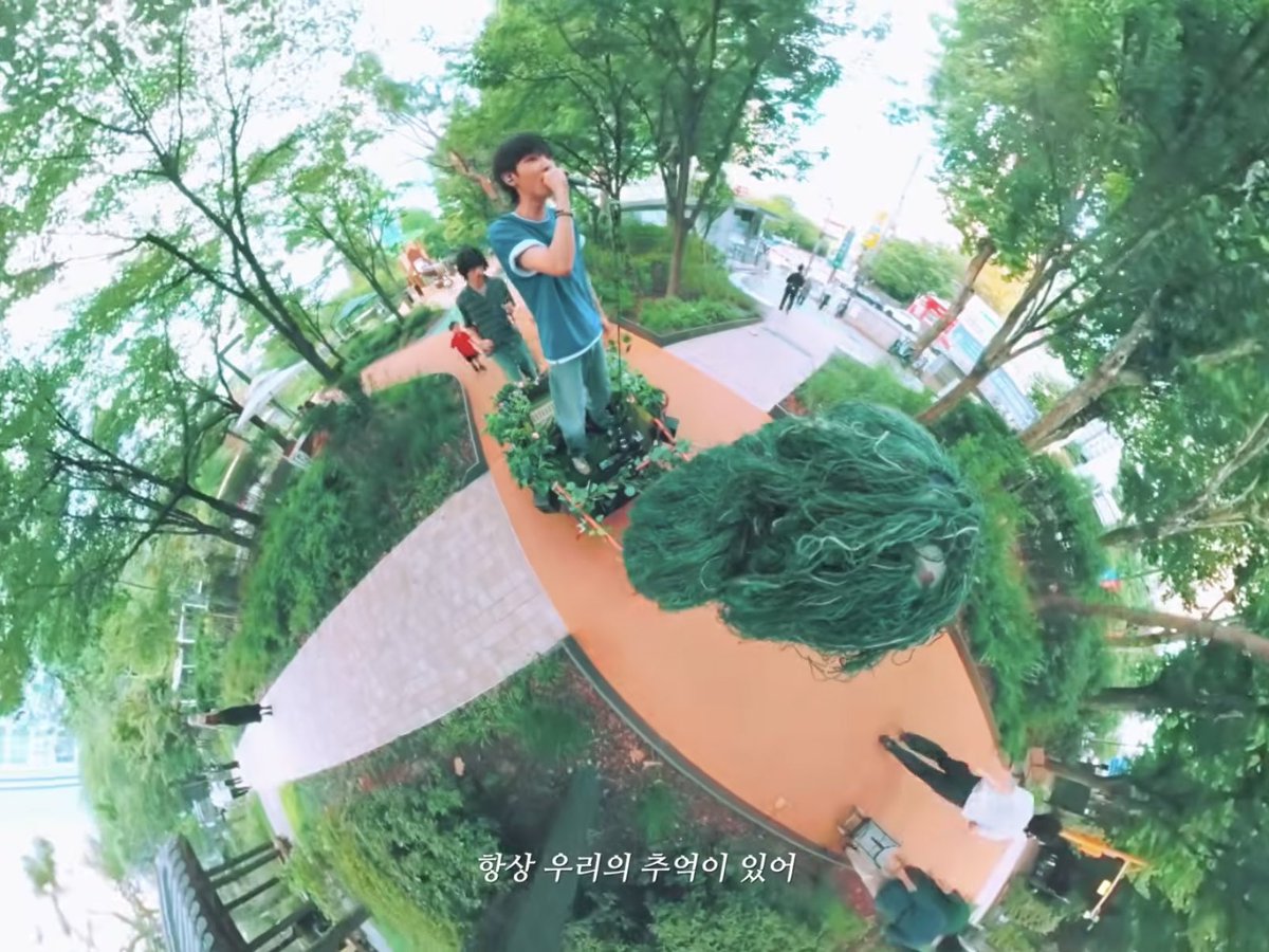 wwwAMPcom's tweet photo. 영상 8분 내내 김신 이럼 https://t.co/0h8SwR9PxI
