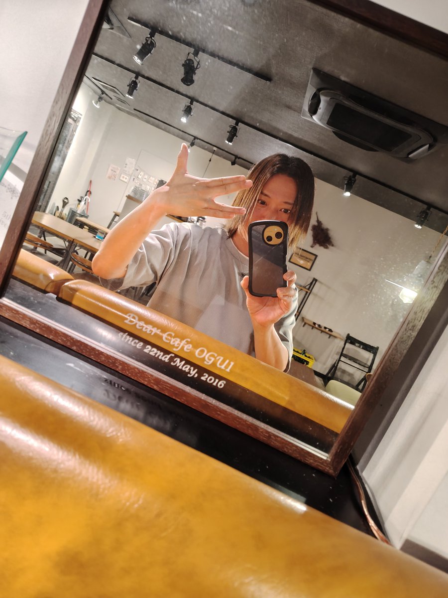 1sponge_spoon's tweet photo. ということで、配信では散々お伝えさせていただきましたが、

スポンジが飲み放題のお店オープンしました🍻🥂🍷🥃

お近くの方、特に西日暮里とか近い方は是非とも超お気軽にお越しくださいませ！︎︎👍

なんなら店内で配信したってOKです📱
スポ子がちゃちゃ入れるかもだけどw https://t.co/WRFpngNC9D