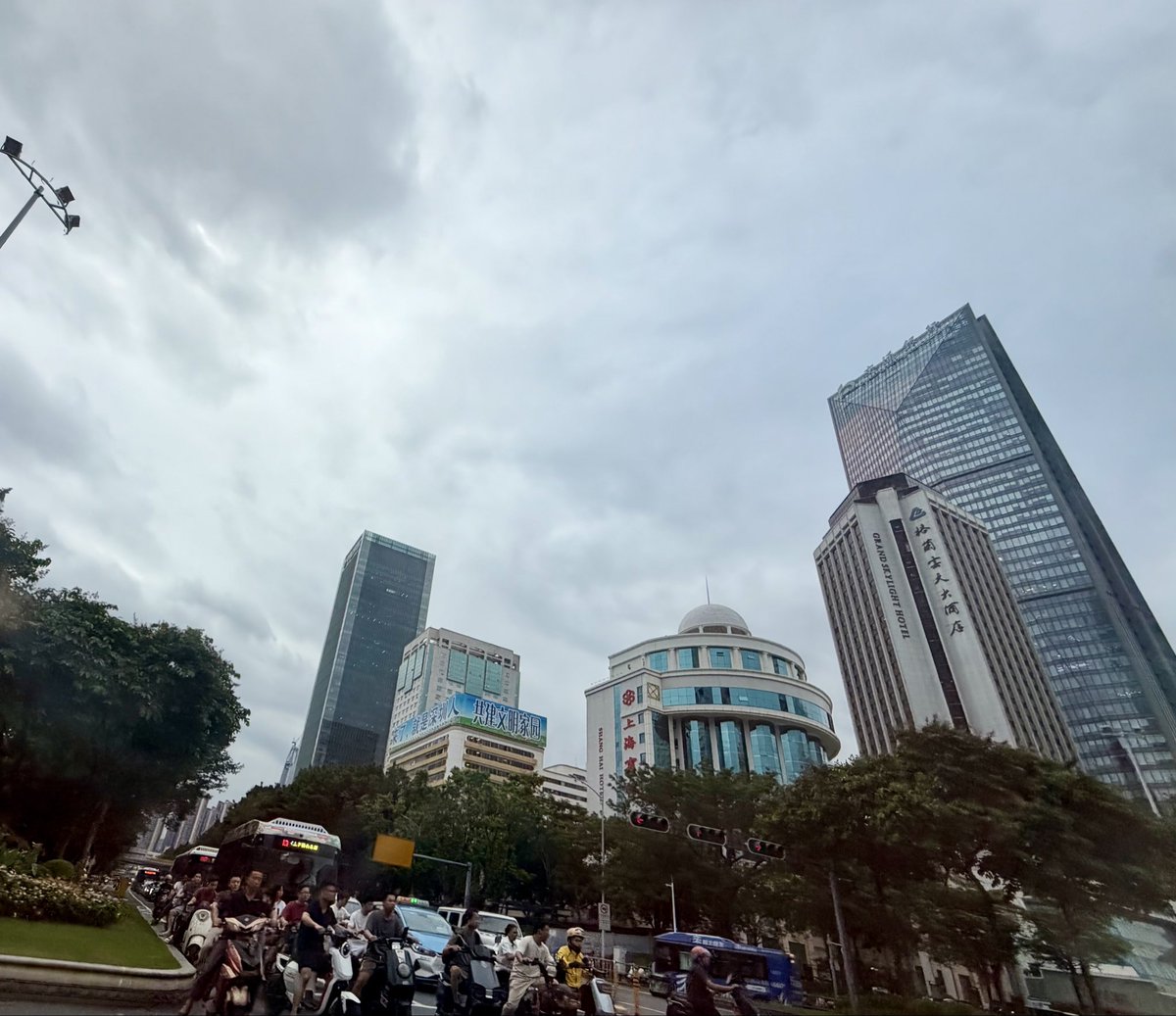 NaomiRuguoruge's tweet photo. 途经 深圳广电集团/新深圳电视台
图二 这里可曾经是深圳的地标呀🤩 https://t.co/fdzpzVeVJW