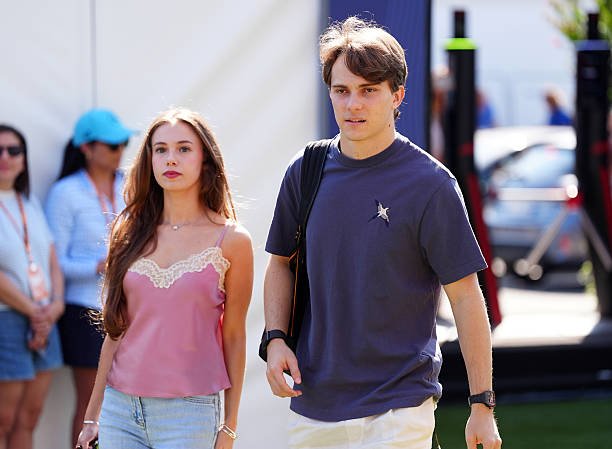 laurogeitabat's tweet photo. oscar and lily have arrived for media day in monza! https://t.co/ooVEoCZWsV