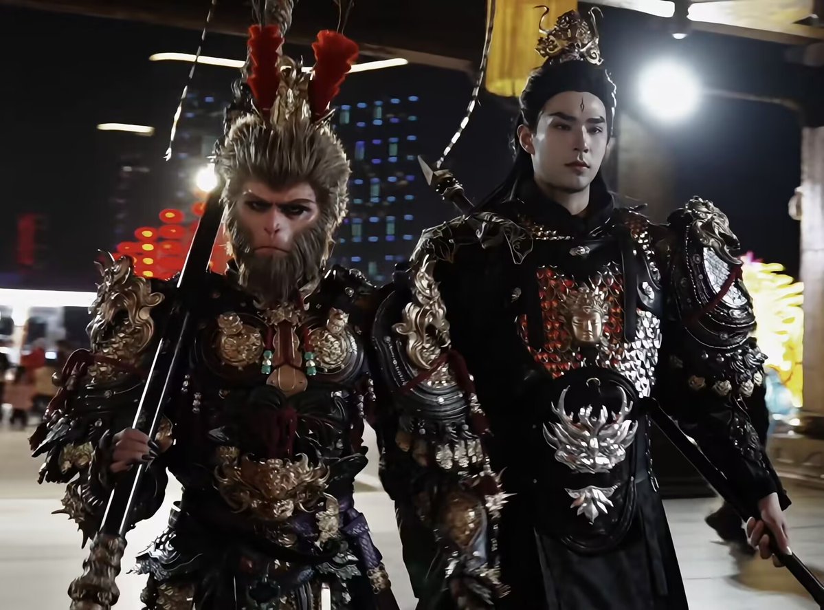 LuYuWangTan_M's tweet photo. 👁️🐒These two Chinese cosers are who I often reference for the size difference between Black Myth Wukong and Erlang. https://t.co/4jzNWjFrDQ