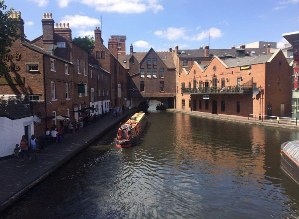 serpensortium's tweet photo. mi manca birmingham (la seconda foto era la vista dalla finestra di casa mia 😔) https://t.co/9vGcOCXJlc