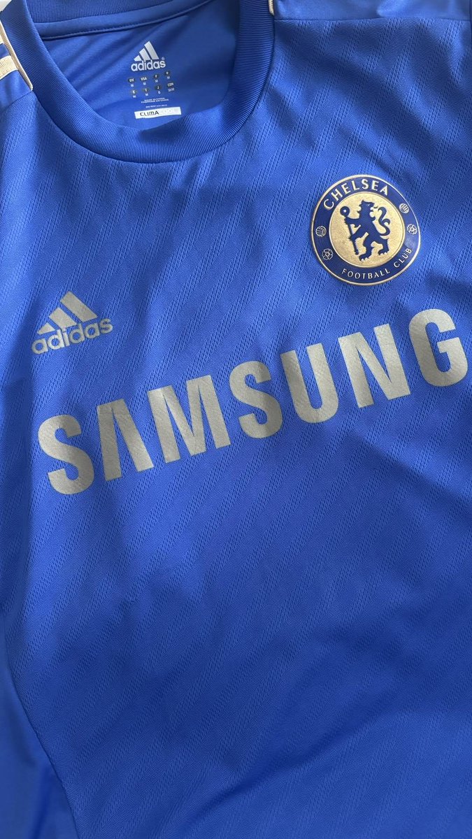 Dee87007706's tweet photo. This jersey has Eden Hazard written all over it😭💙 Prime Chelsea nostalgia hits different🥹🔥
It's Retro Thursday🕰️⚽️

For those who appreciate football the way it used to be.
Vintage jerseys. Timeless pieces. My DMs open 📩 https://t.co/vfZRaZ2fci
