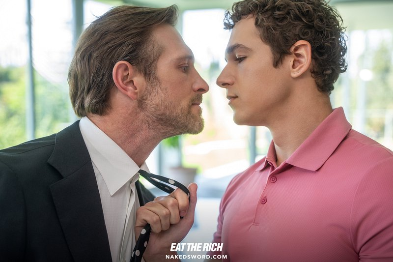miguelsolo611's tweet photo. ✘❥✘ When he isn’t busy promoting a family-first political agenda, Republican Senator @Paulwagnerxxxx is sneaking away to meet with hung escorts like @JaydenMarcosXX
“Eat the Rich, Episode 1 – Double Dipping”
📹Directed by @BenRushXXX for @NakedSwordcom https://t.co/Vrhy0bPfdD
