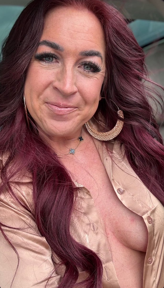 AmyMoore11_'s tweet photo. Ready for a video call... I'll be waiting for you 😘. https://t.co/p3NVLVFHWt