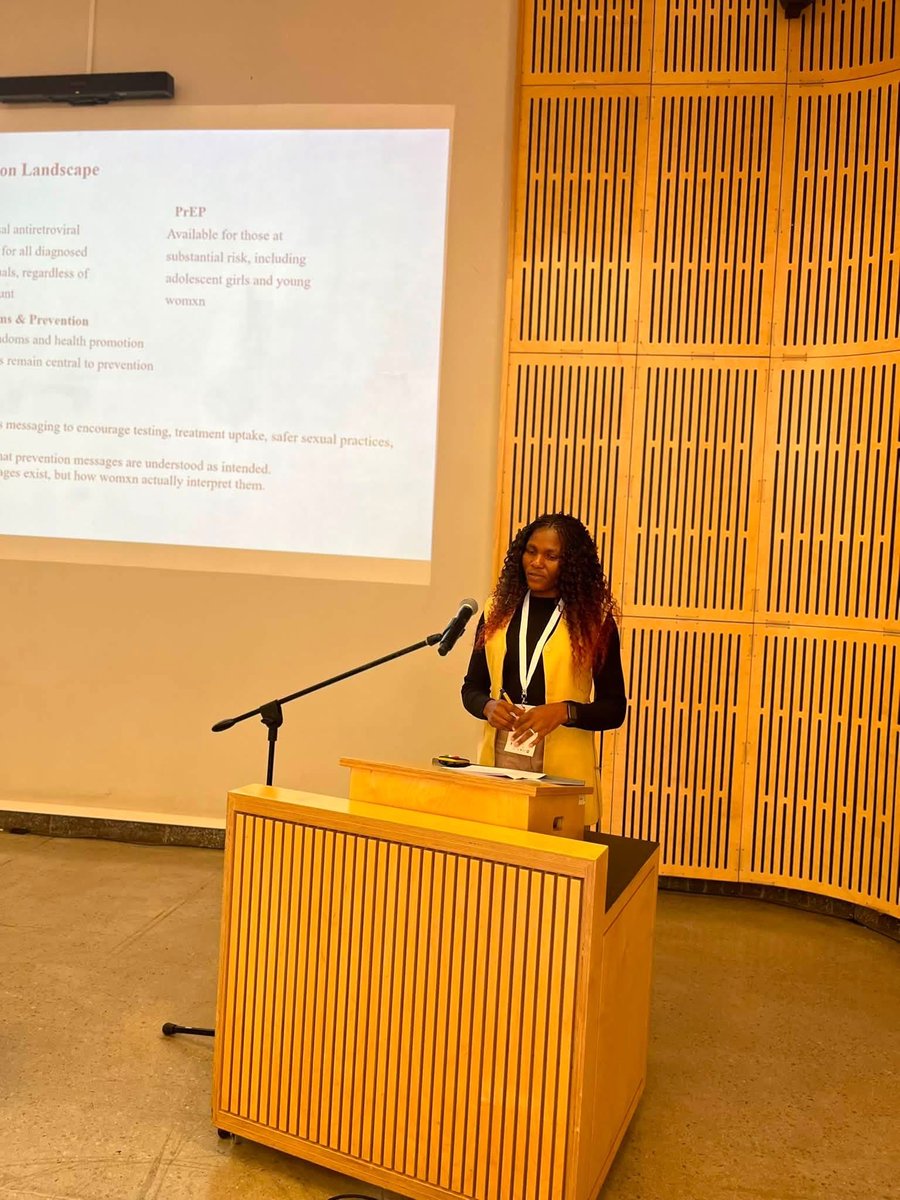 CSSR15's tweet photo. Hazel Simpo, PhD Candidate at the CSSR, presented her Master’s research titled “Cognitive Interviewing as Epistemic Intervention: Governing Reproduction Through HIV Prevention Messaging in South Africa.” Affinity #ReproductiveJustice #HIVPrevention #ReproductiveHealth #CSSR https://t.co/cM62GbdgmF