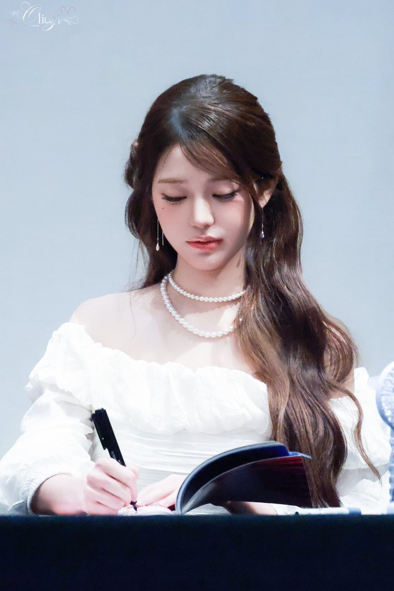 Oliuyi_0831's tweet photo. 260903🖤🤍

 #아이브 #IVE #장원영 #JANGWONYOUNG #원영 #WONYOUNG #ウォニョン https://t.co/dsKV9jIhig