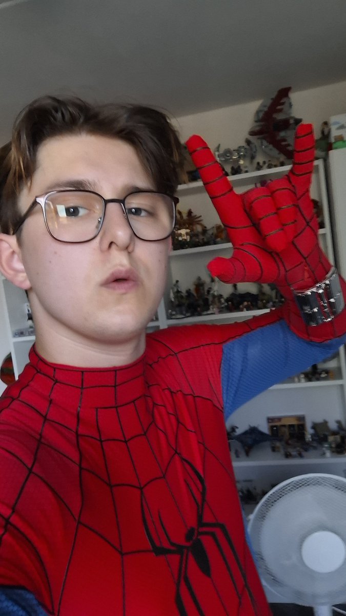 Sylviesboots's tweet photo. Sorry for posting so much of me in my suit, but I just had to update the #spideytracker https://t.co/fdR1tspIug