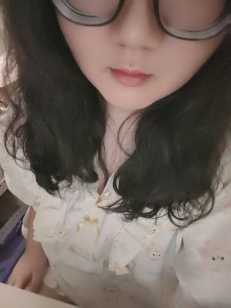 JuliaCoopeuiob's tweet photo. 你们这些臭男人，稍微克制一下小唧唧硬起来的行为吧。#自拍 #性感 #性爱 #妈妈 https://t.co/RzxCXDnaVT